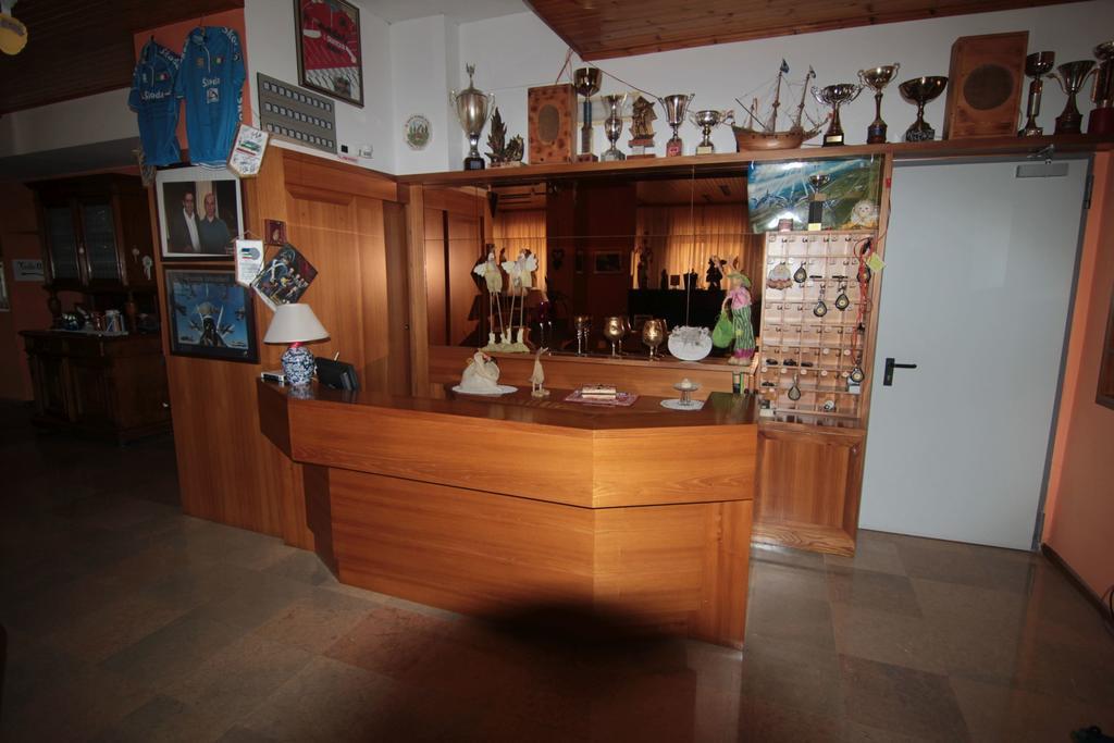 Albergo Trieste Tambre d'Alpago Exterior photo